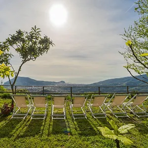 https://casale-in-vigna-le-case.hotelitalianriviera.com